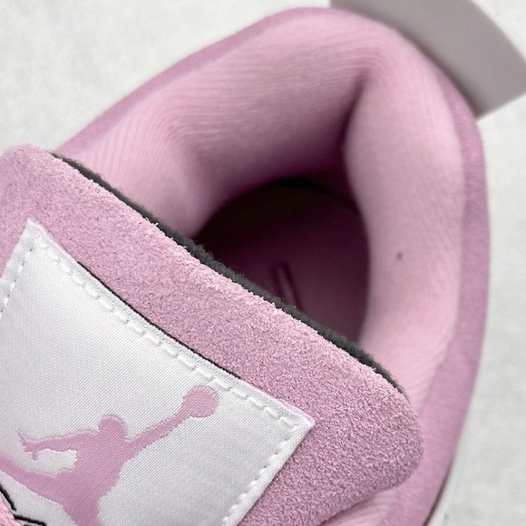 Jordan 4 RetroOrchid (Women's) - Picture 7 of 9